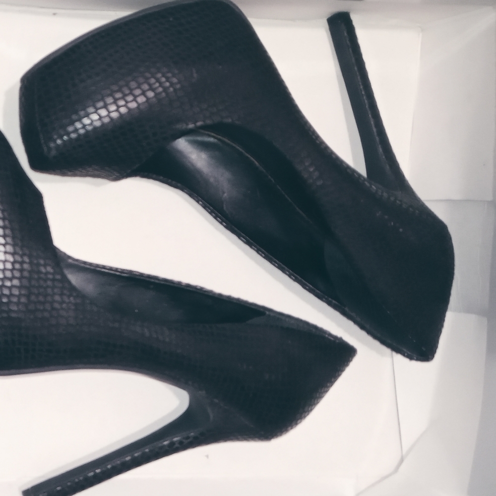 Jessica Simpson heels
